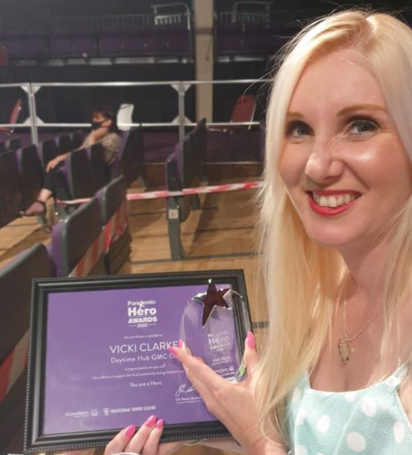 Volunteers preparing food